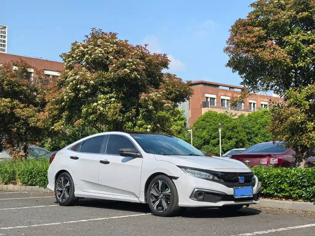 Honda Civic 2019 — фото 12