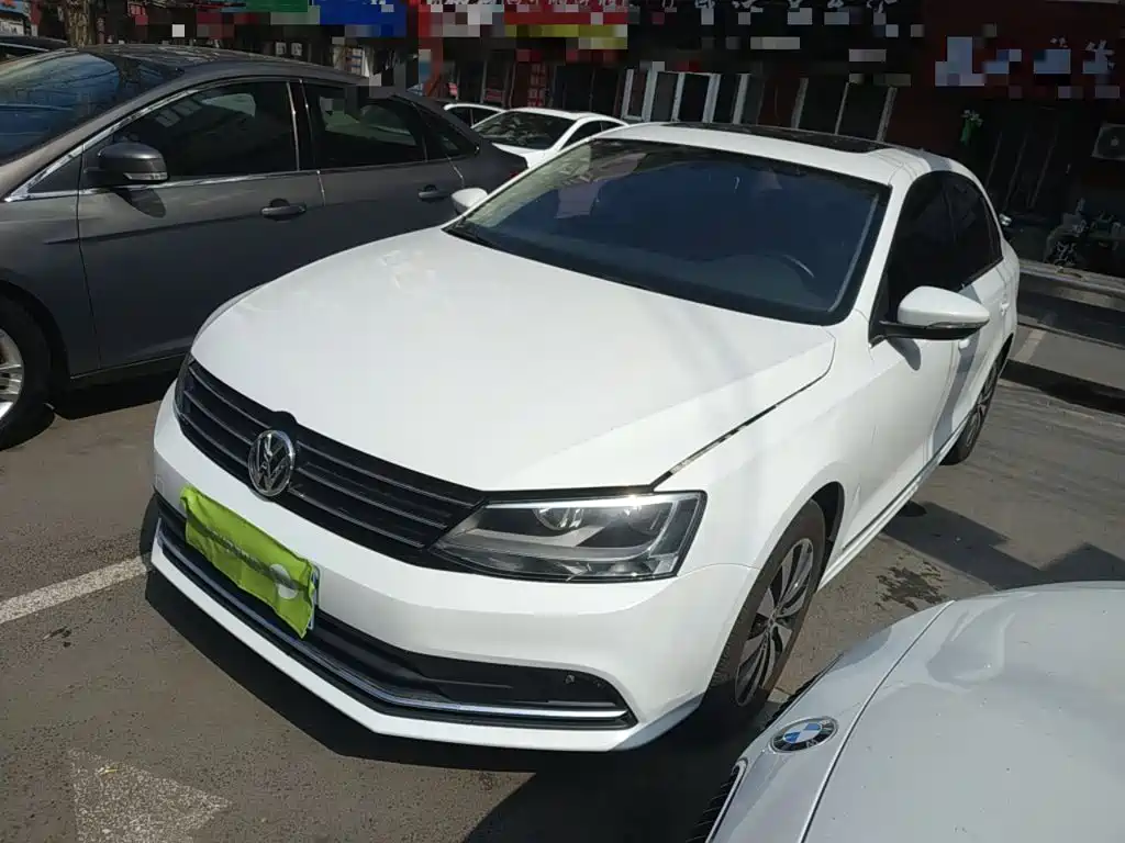Volkswagen Sagitar 2018