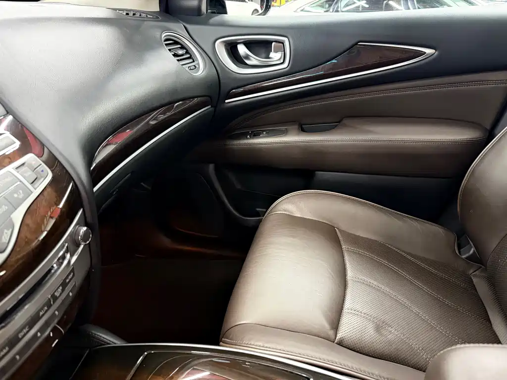 Infiniti JX 2014 — фото 35