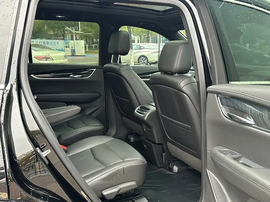 Cadillac XT6 2020 — фото 15