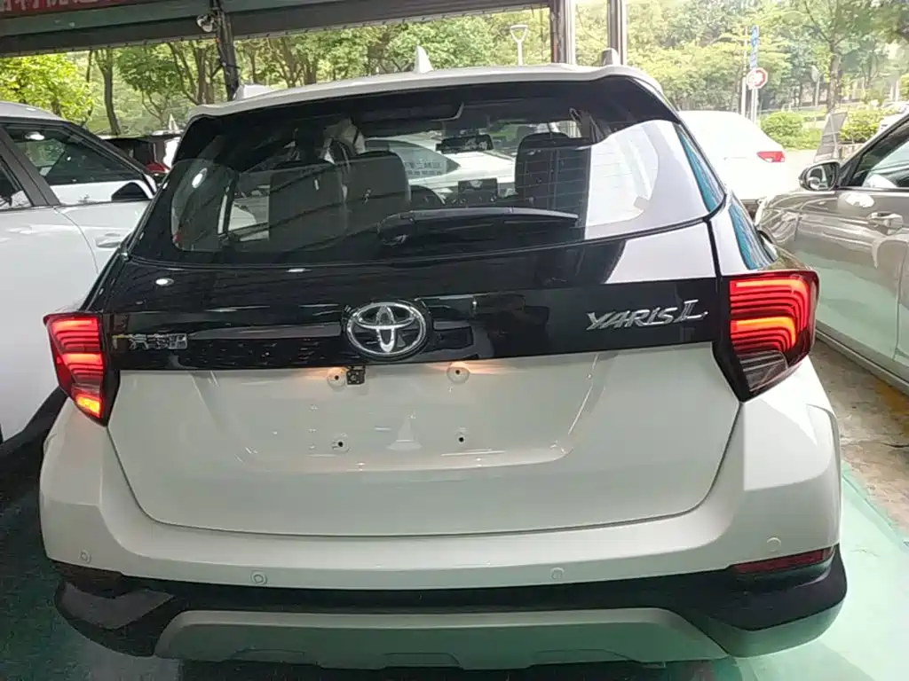 Toyota Yaris L 2021
