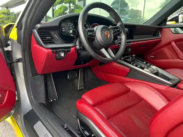 Porsche 911 2020