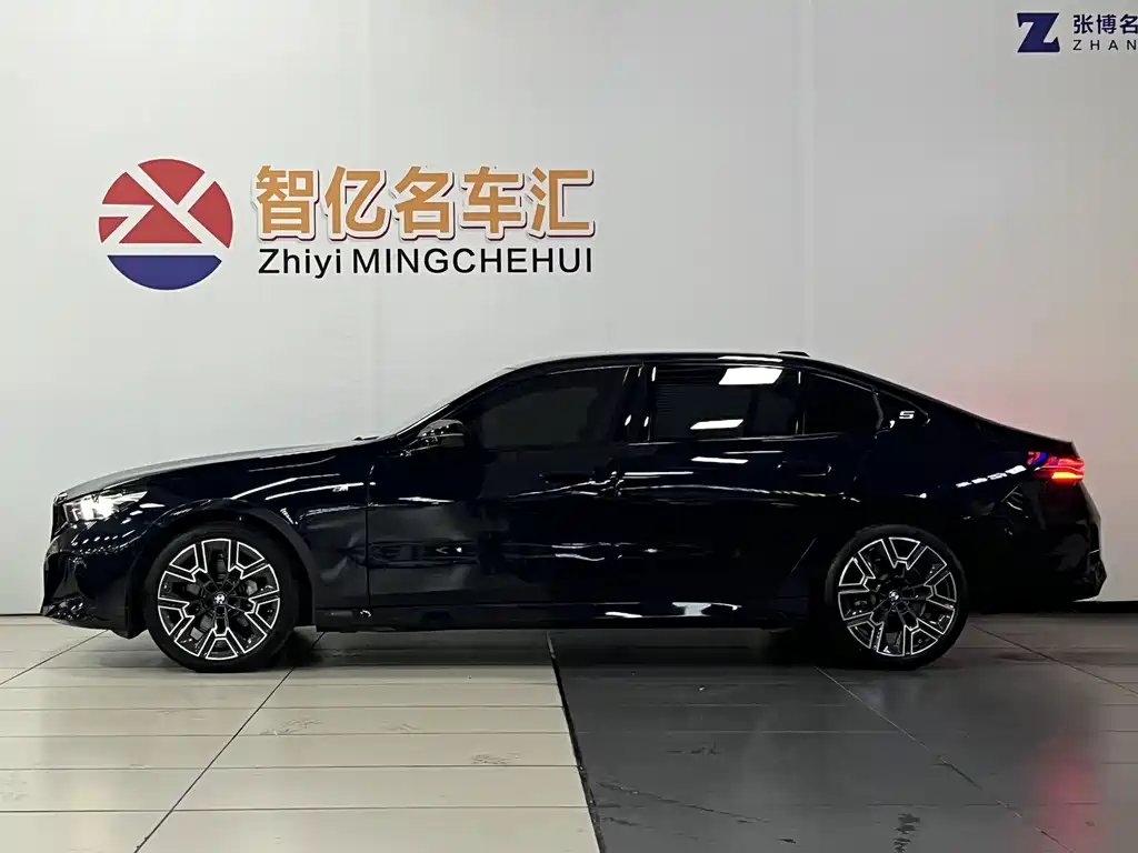 BMW 5 Series 2024