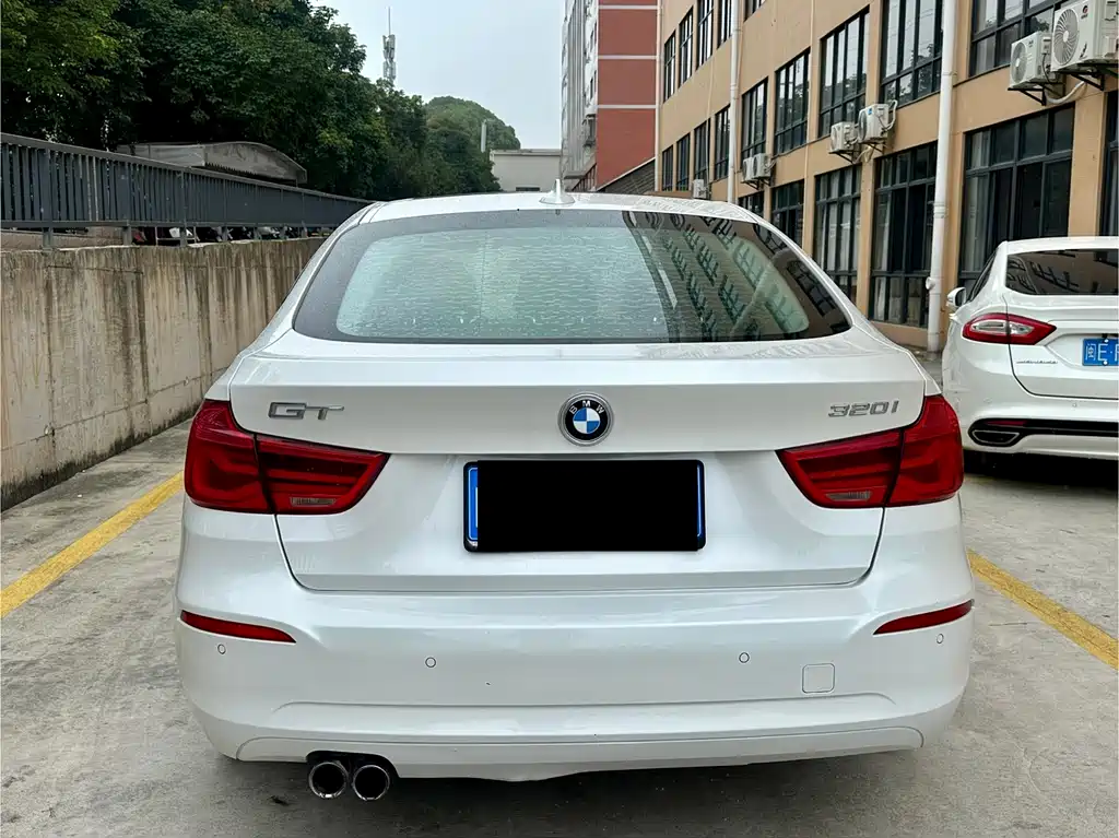 BMW 3 Series GT 2017 — фото 11