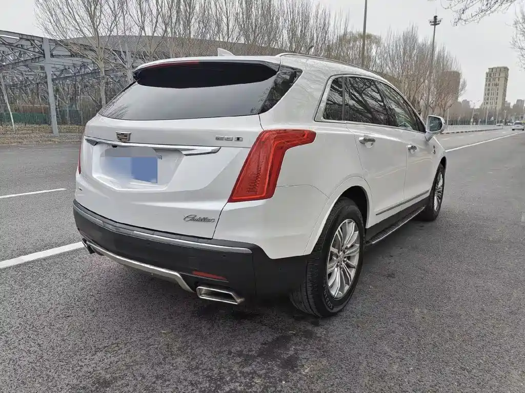 Cadillac XT5 2017 — фото 9