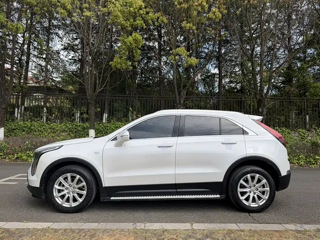 Cadillac XT4 2020 — фото 8
