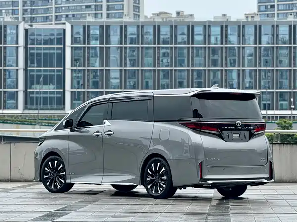Toyota Vellfire 2024