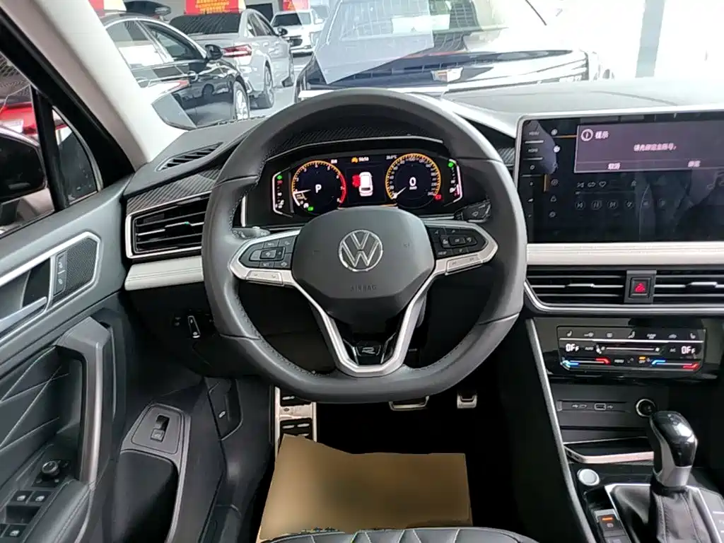 Volkswagen Tiguan L 2025 — фото 11