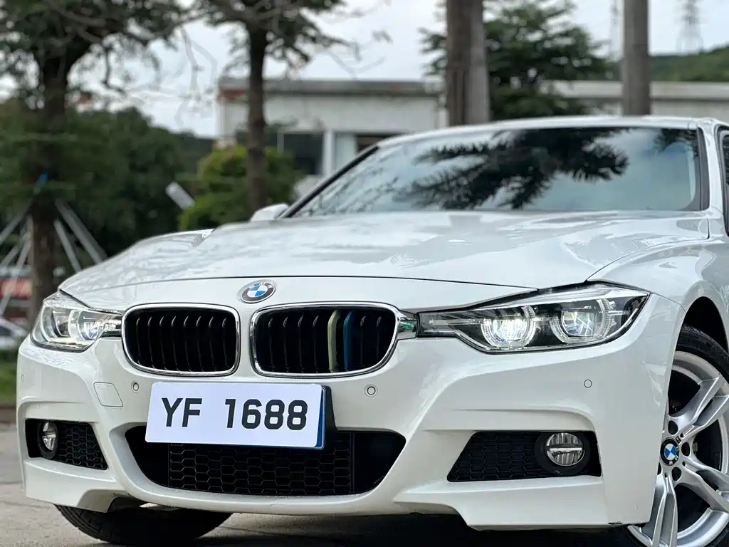BMW 3 Series 2017 — фото 16