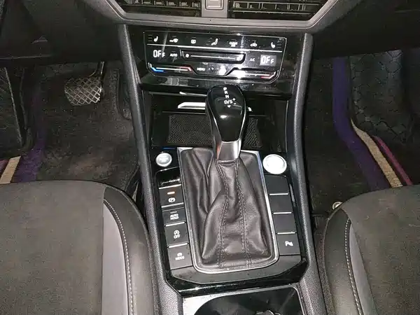 Volkswagen Sagitar 2020