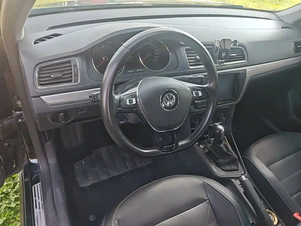 Volkswagen Lavida 2018 — фото 11