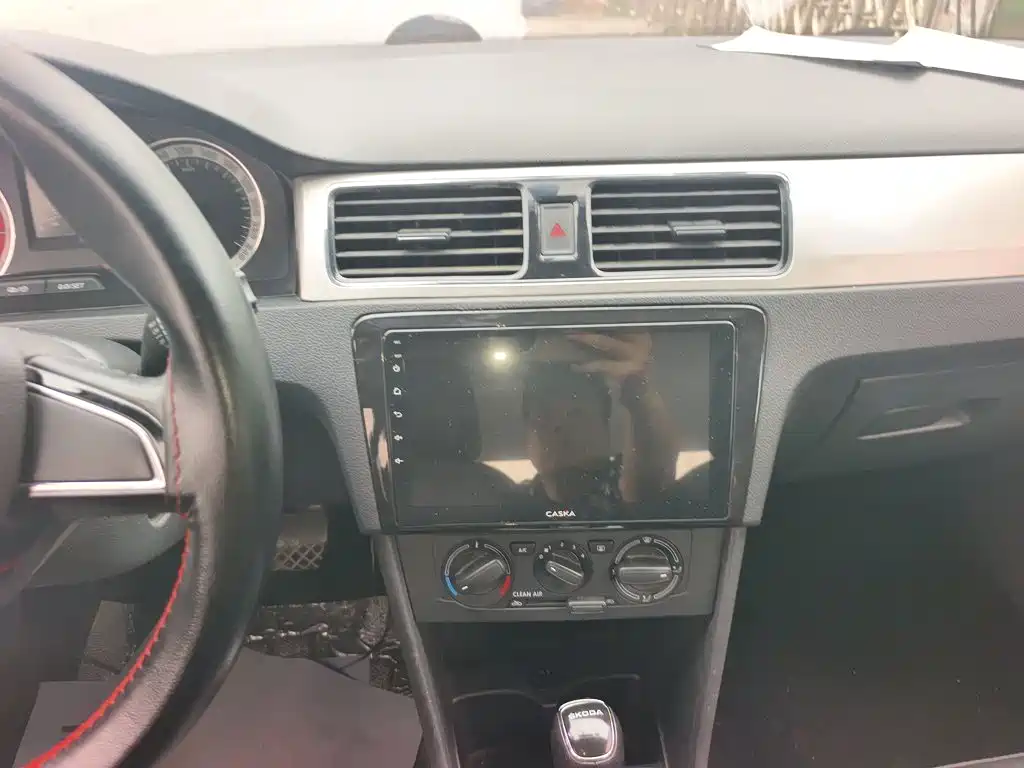Skoda Rapid 2018 — фото 13