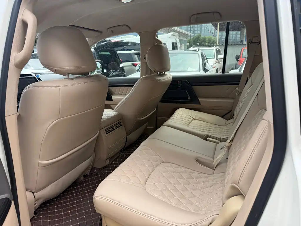 Toyota Land Cruiser 2015 — фото 10