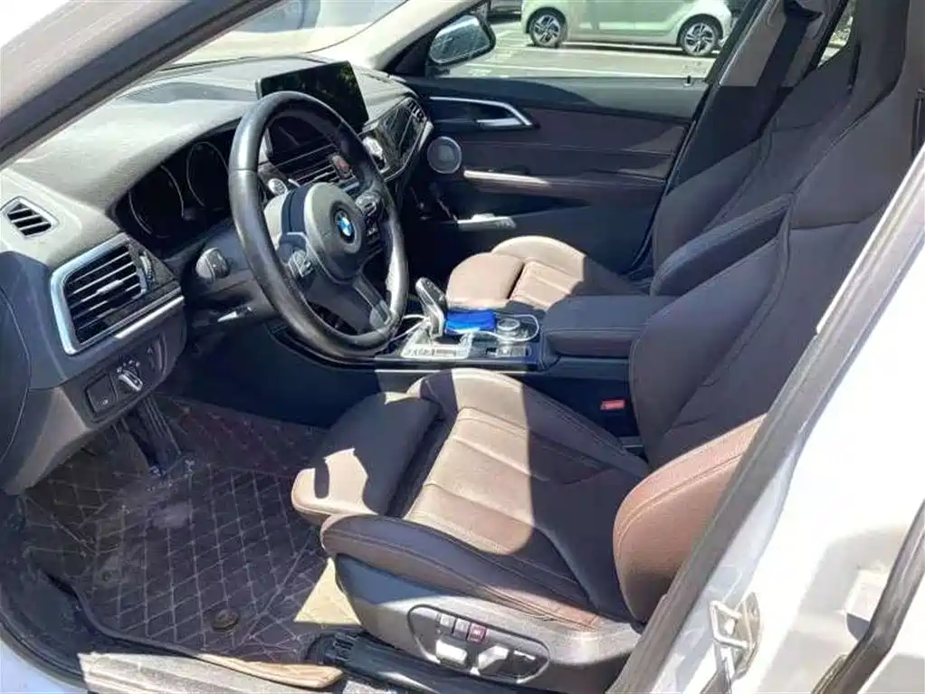 BMW 1 Series 2022 — фото 6