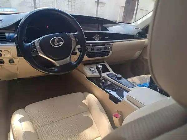 Lexus ES 2014