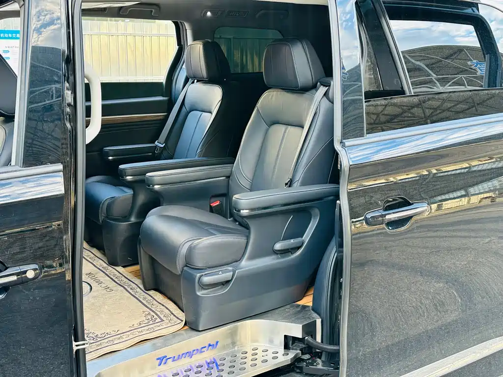 GAC Motor Trumpchi M8 2022 — фото 10