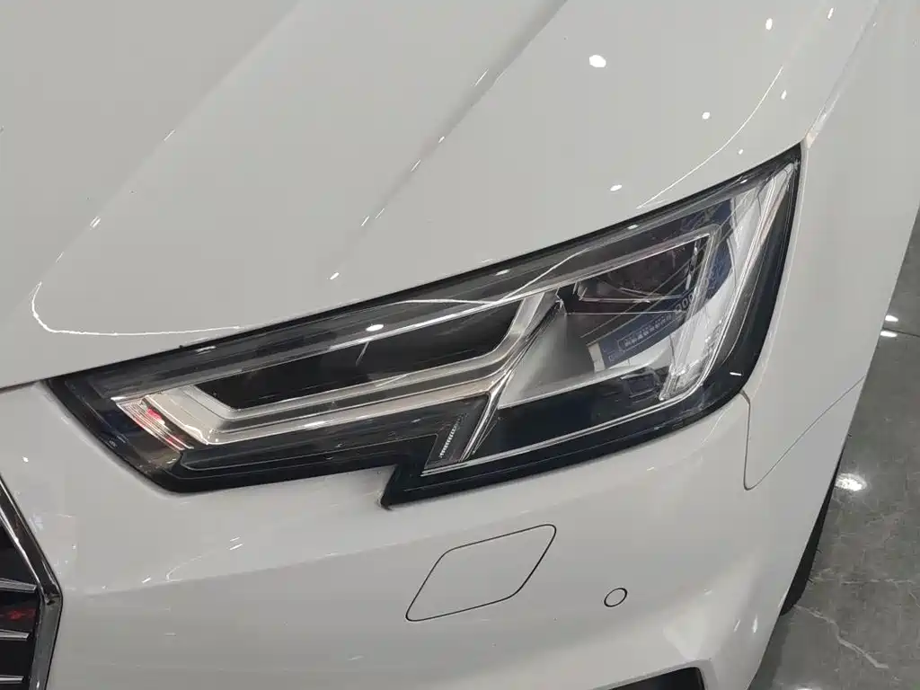 Audi A4L 2019 — фото 9
