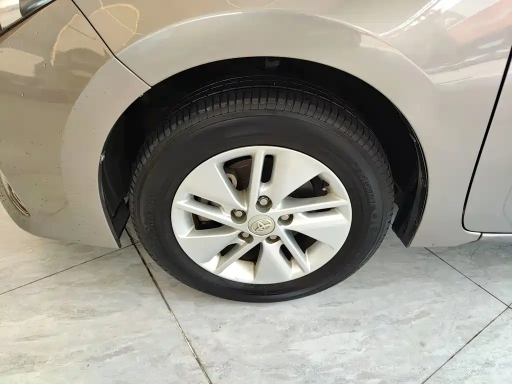 Toyota Corolla 2015 — фото 19