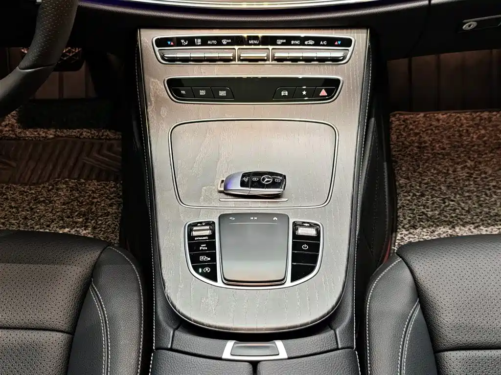 Mercedes-Benz E-Class 2021 — фото 16