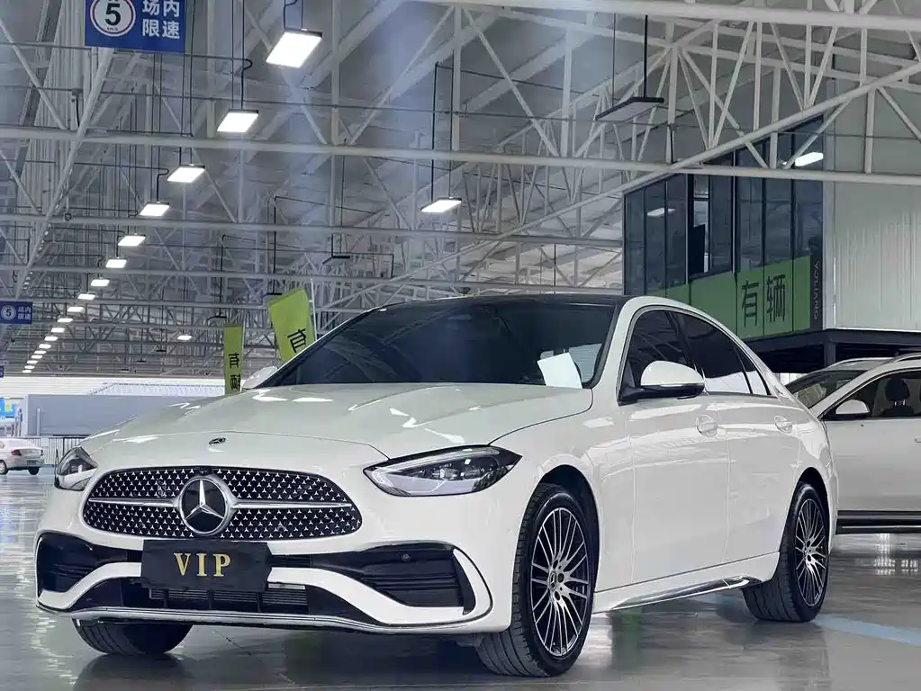 Mercedes-Benz C-Class 2025 — фото 1