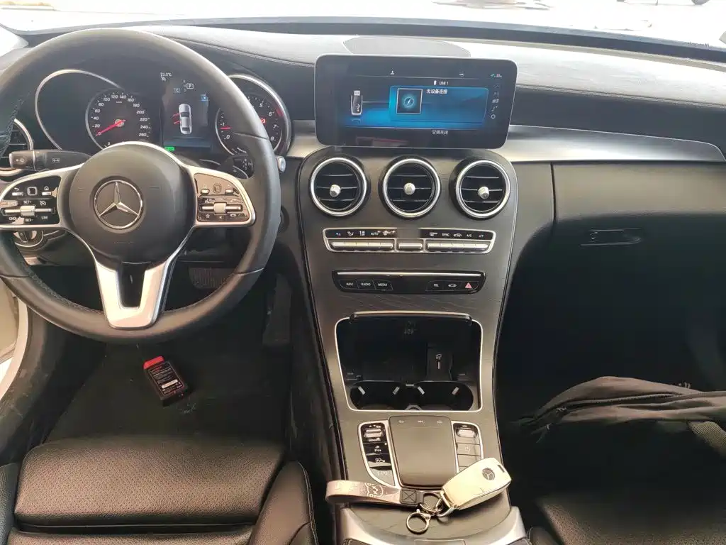 Mercedes-Benz C-Class 2018 — фото 10