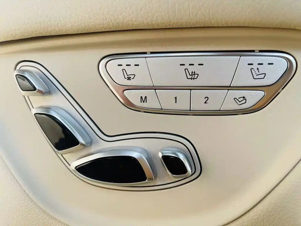 Mercedes-Benz V-Class 2017 — фото 18
