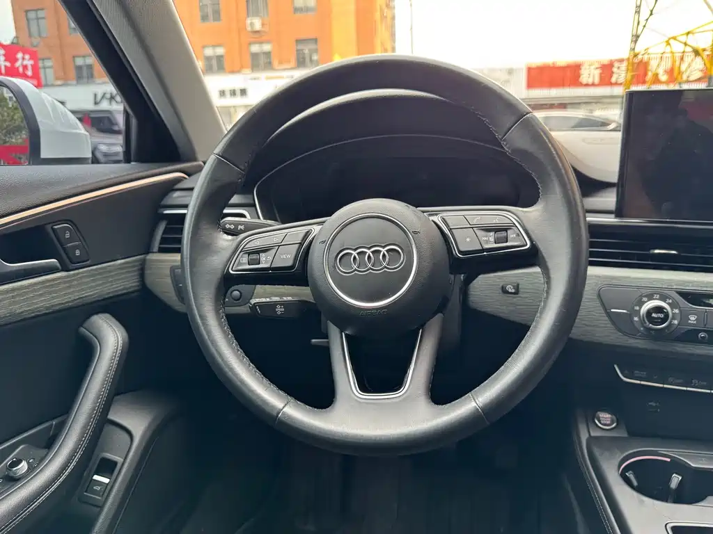 Audi A4L 2023 — фото 13
