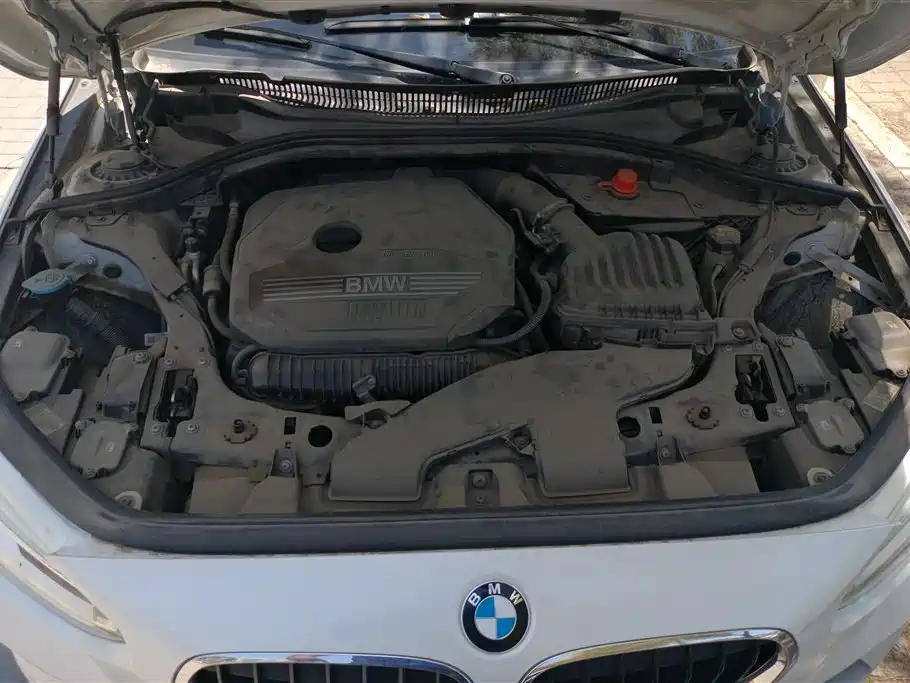 BMW 1 Series 2020 — фото 10
