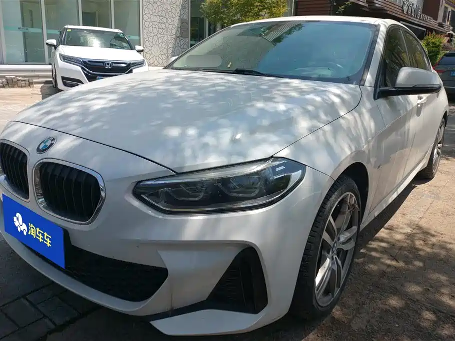 BMW 1 Series 2020 — фото 1