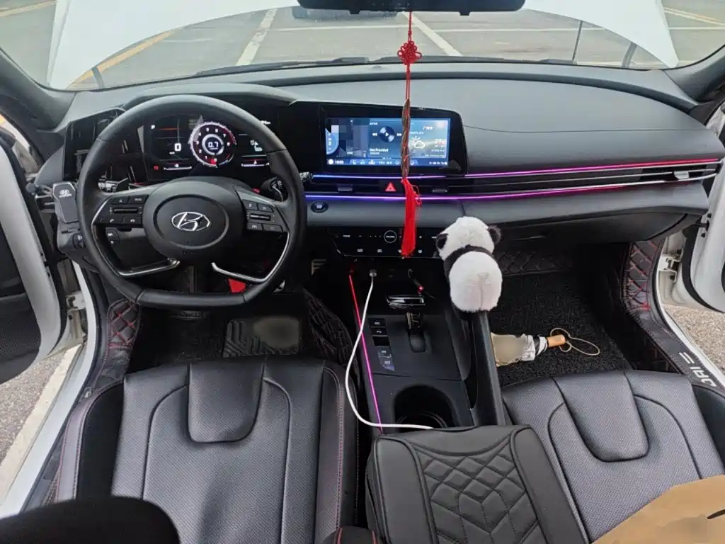 Hyundai Elantra 2023 — фото 13
