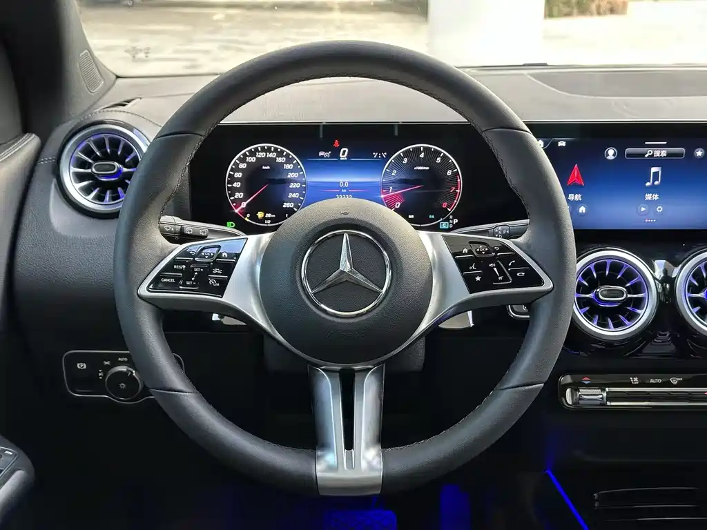 Mercedes-Benz GLA 2025 — фото 19