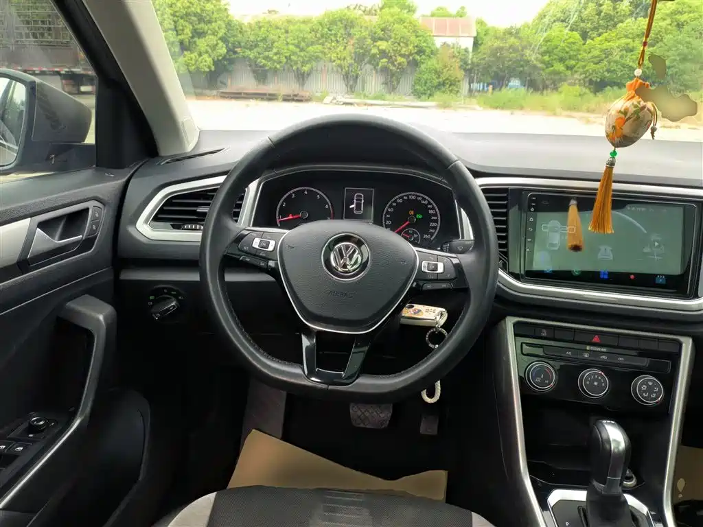 Volkswagen T-Roc 2019 — фото 11