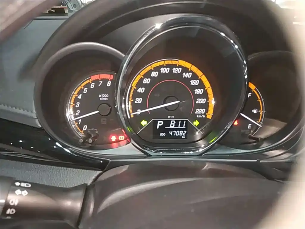 Toyota Yaris L 2022 — фото 12