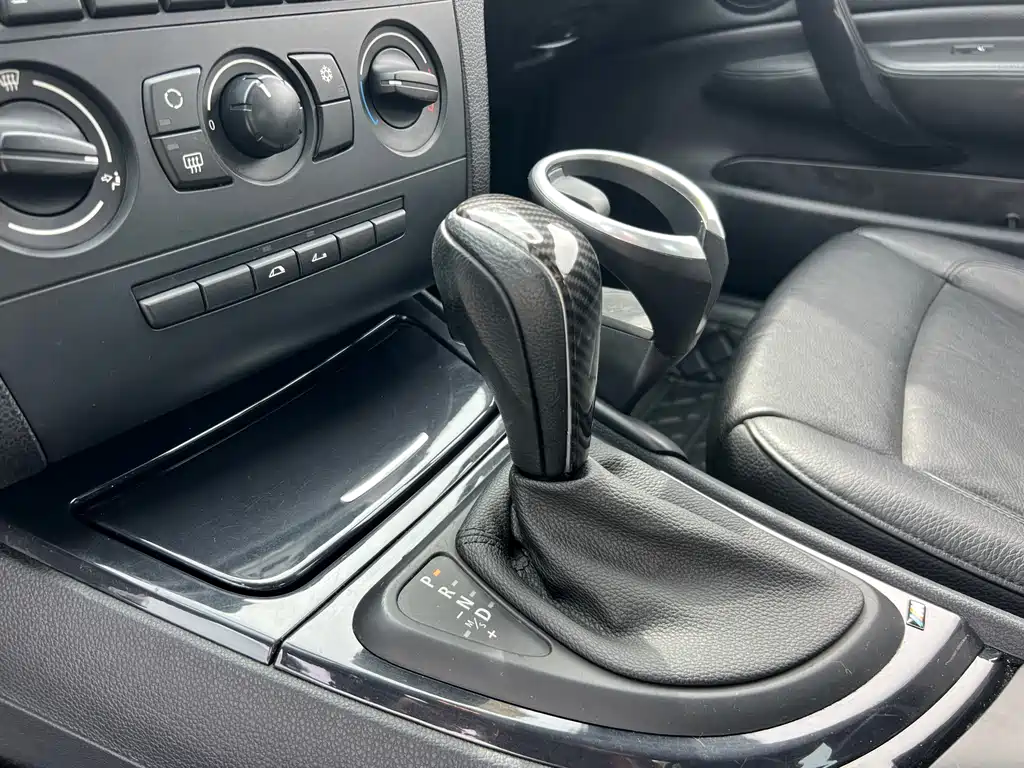 BMW 1 Series 2011 — фото 18