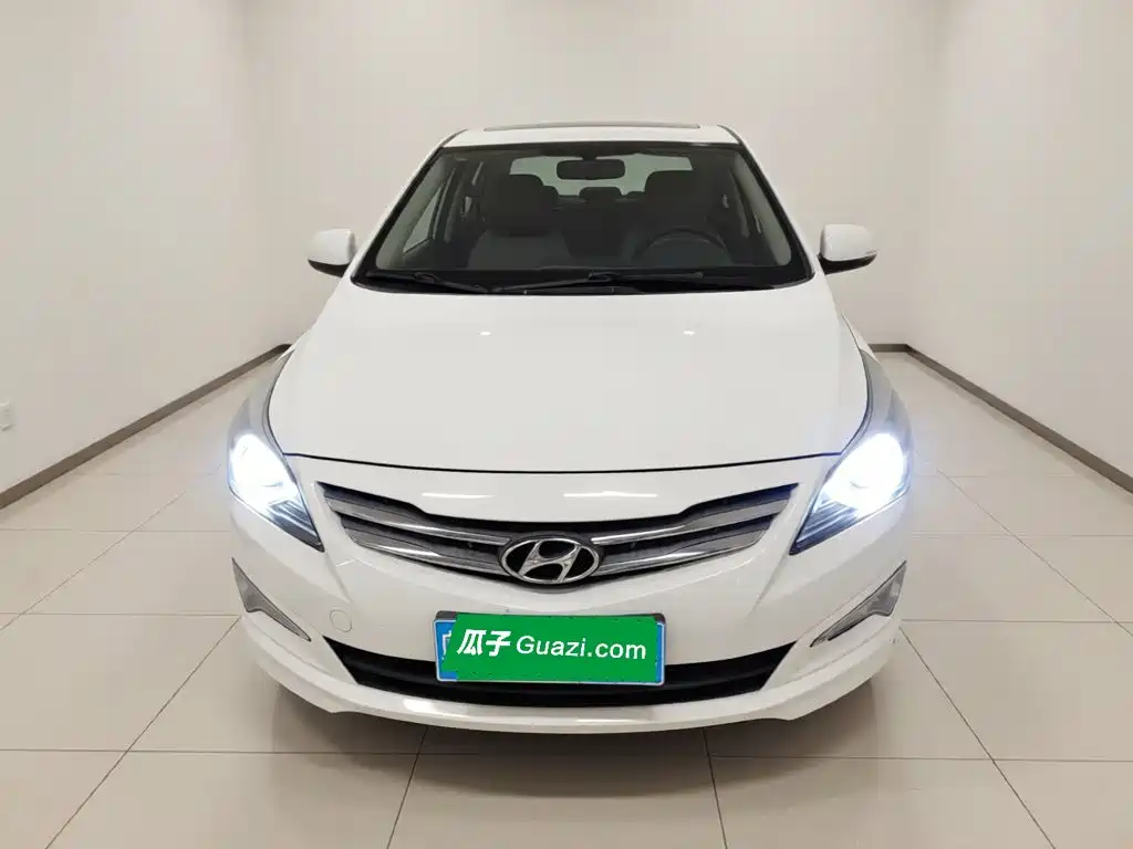 Hyundai Verna 2015