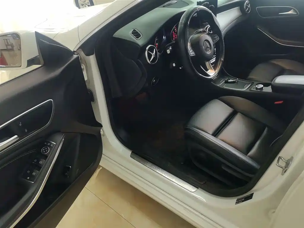 Mercedes-Benz CLA 2018 — фото 16