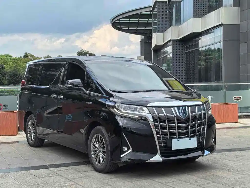 Toyota Alphard 2022 — фото 3