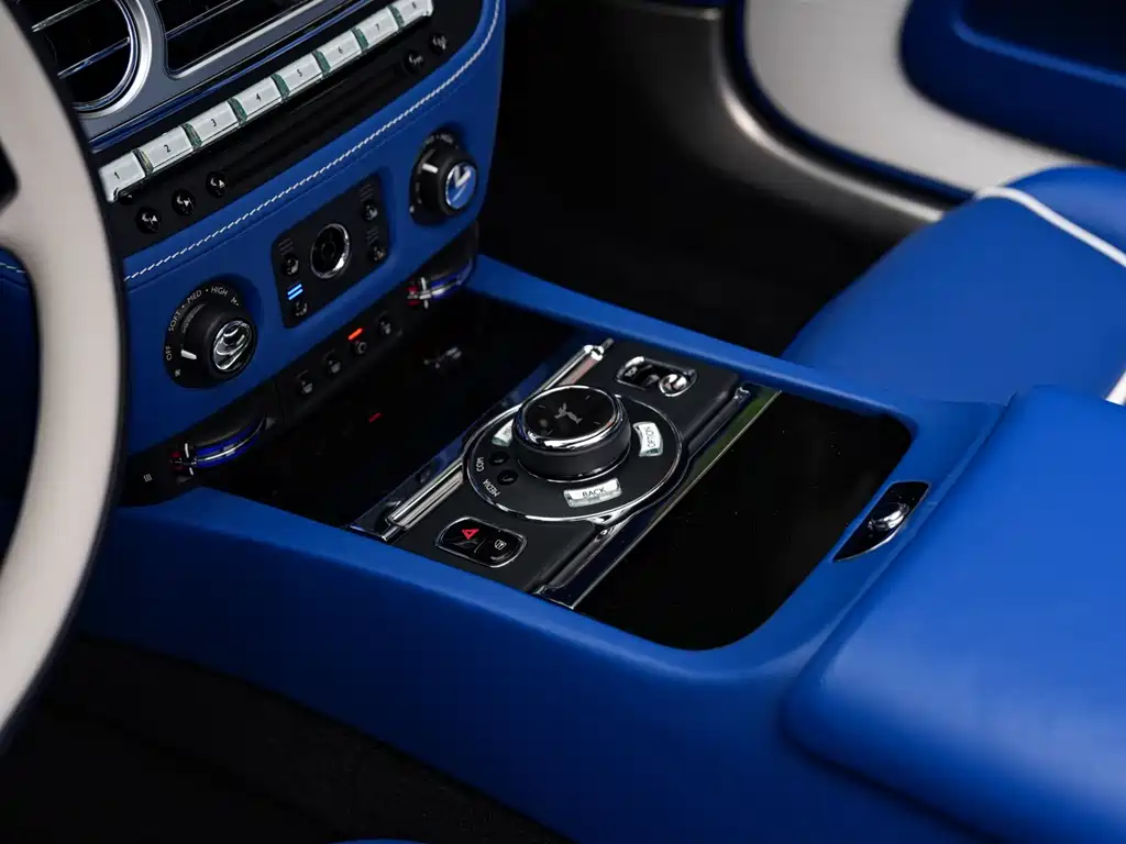 Rolls-Royce Dawn 2020 — фото 16