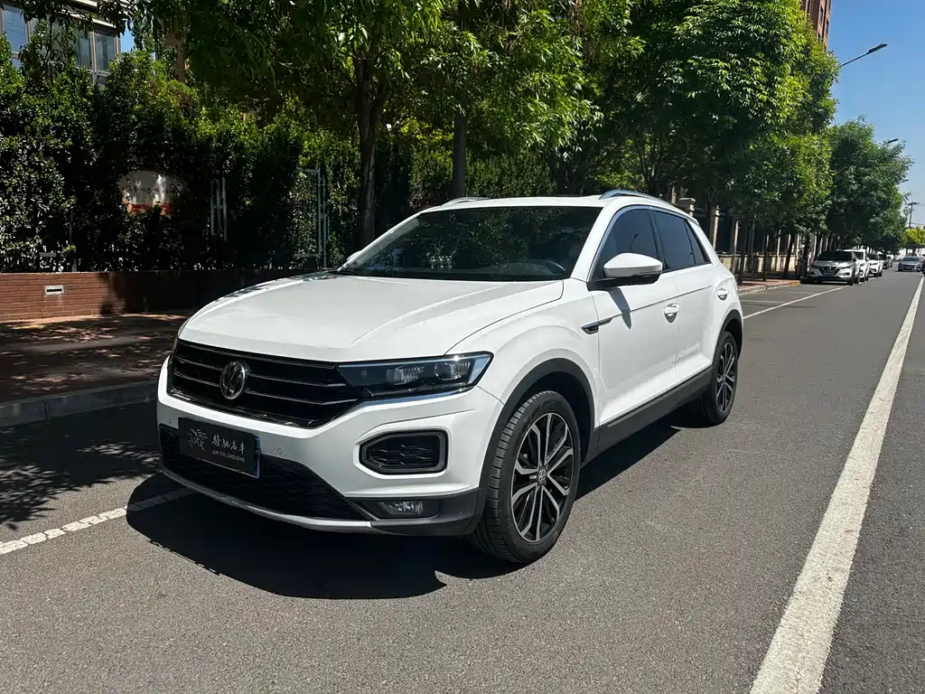 Volkswagen T-Roc 2020 — фото 1