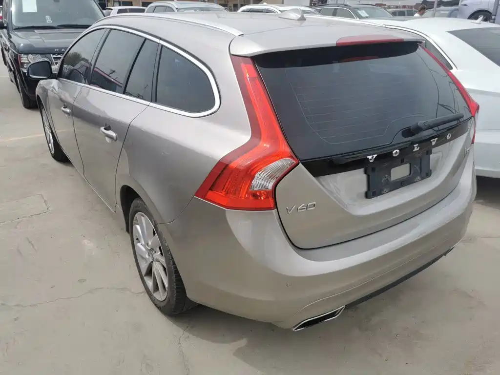 Volvo V60 2015