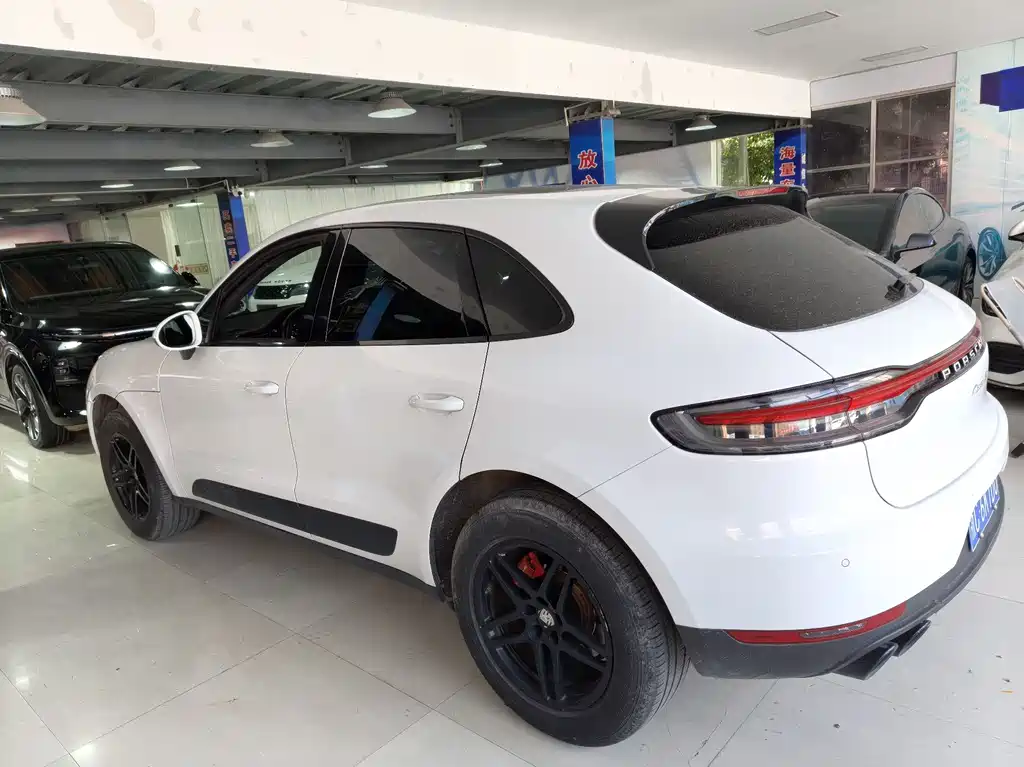 Porsche Macan 2020 — фото 10