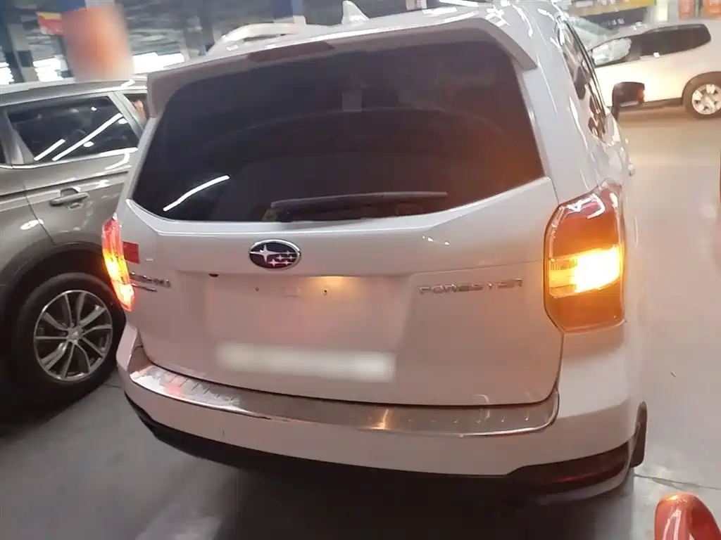 Subaru Forester 2015 — фото 6