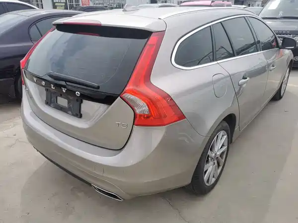 Volvo V60 2015