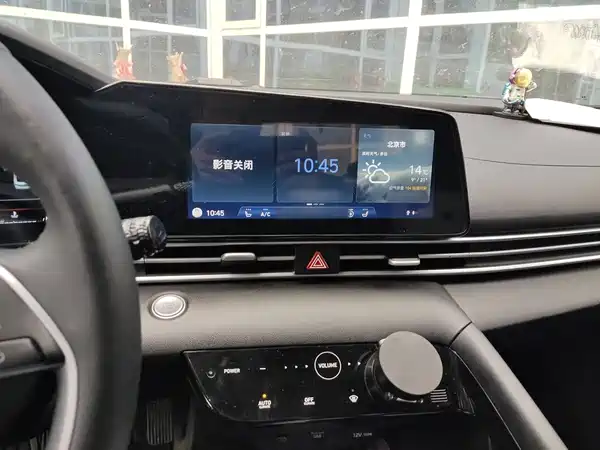 Hyundai Elantra 2023