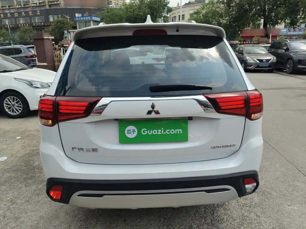 Mitsubishi Outlander 2021