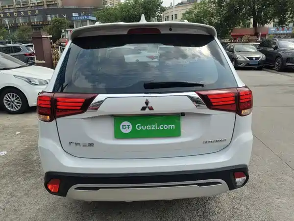 Mitsubishi Outlander 2021