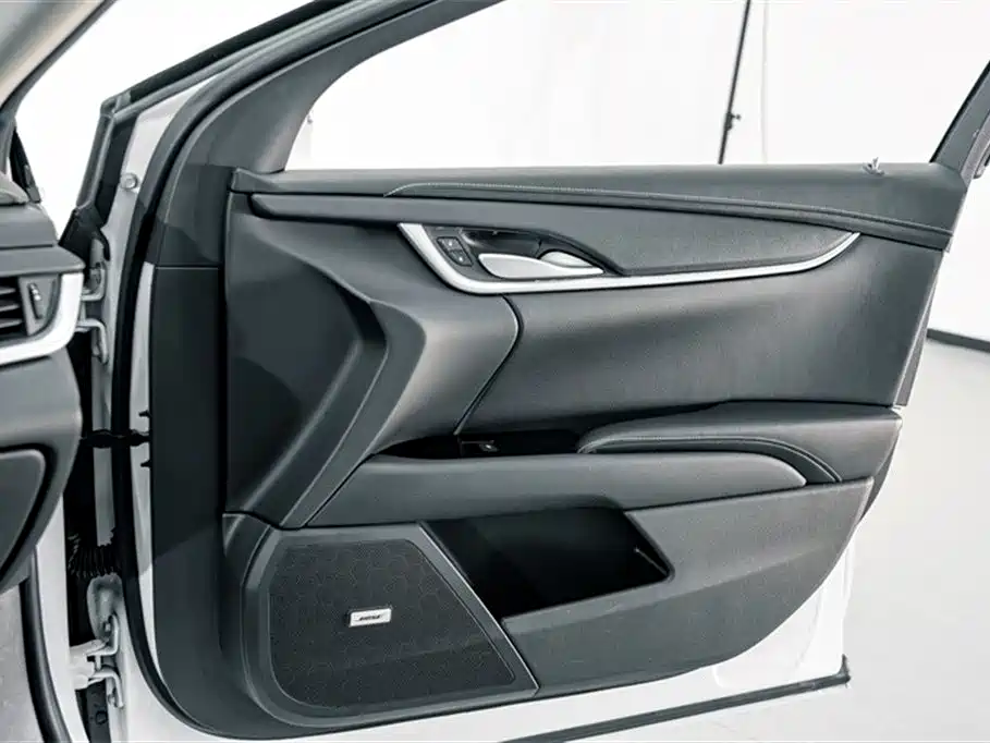 Cadillac XTS 2018 — фото 13