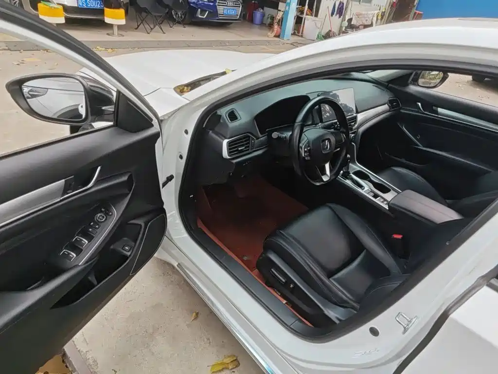 Honda Accord 2022 — фото 16