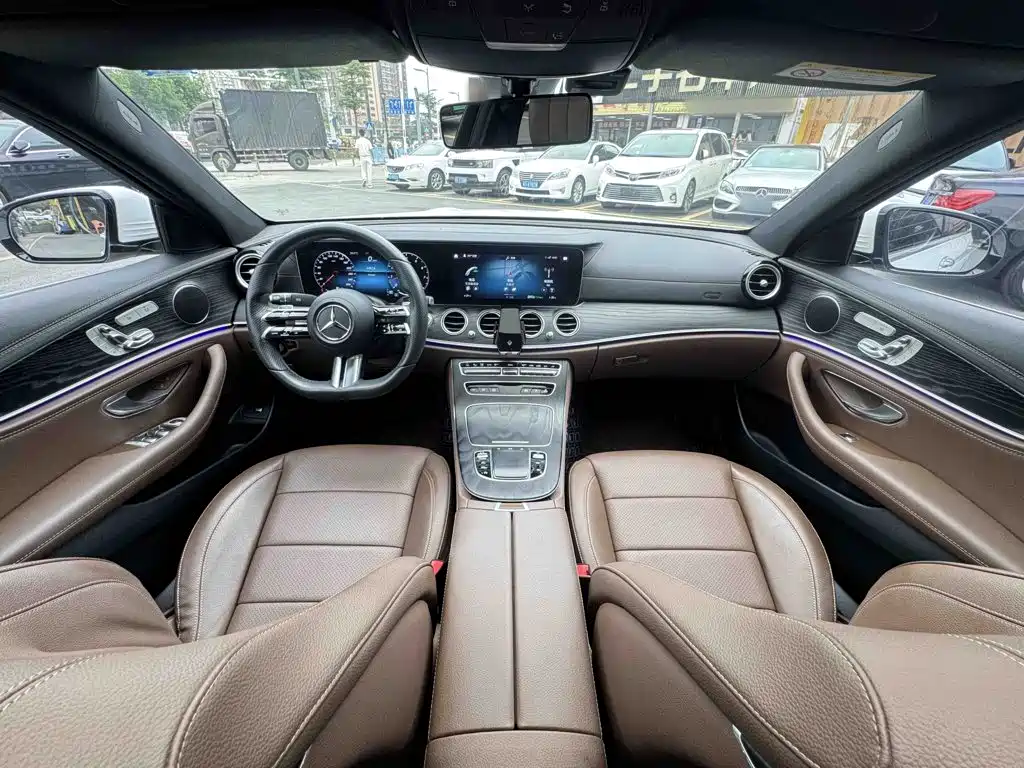 Mercedes-Benz E-Class 2022 — фото 10
