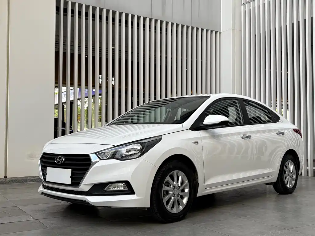 Hyundai Verna 2019 — фото 1